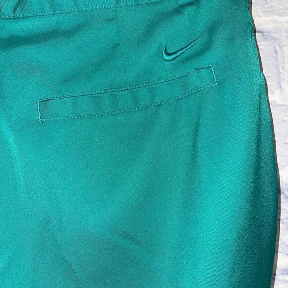 Mens Nike Dri-Fit Standard Fit Golf Shorts Green - Picture 5 of 11